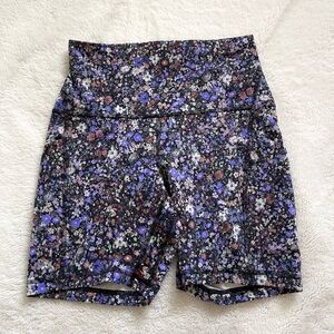 Lululemon Align Shorts with Pockets 6” size 6